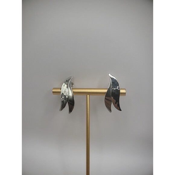 Vintage Silver Tone Layered Clip on Huggie Earrings Womens Jewelry Costume - Picture 1 of 15